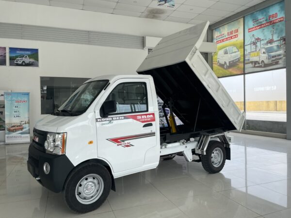 Xe nhỏ gọn linh hoạt khi di chuyển trong cung đường nhỏ
