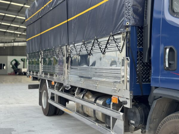 FAW TIGER 8.5 TẤN THÙNG MUI BẠT
