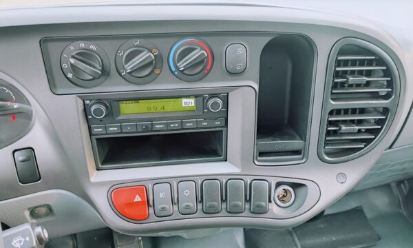 Hệ thống giải trí & điều hòa Hyundai N250SL